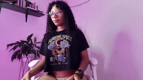 Snapshot of elektra_williams chatting on February 26, 1:21 am elektra_williams online show from February 26, 1:21 am