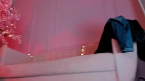 love 3d online show from February 8, 4:47 pm