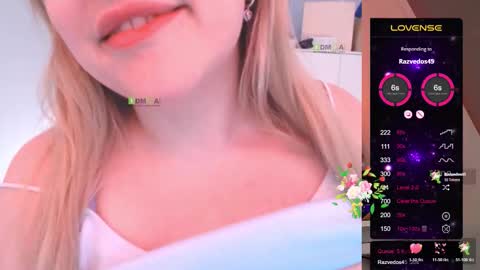 Snapshot of elena_marilyn chatting on February 23, 11:02 pm Elena online show from February 23, 11:02 pm