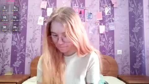 Mia online show from March 1, 4:14 am