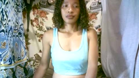 elenah013 online show from February 14, 8:00 am