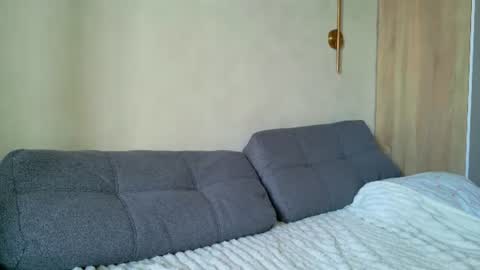 elenamonroe_ online show from July 17, 4:19 am