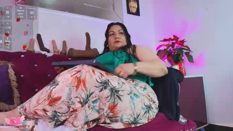 elenna_boobs_ online show from January 6, 4:16 am