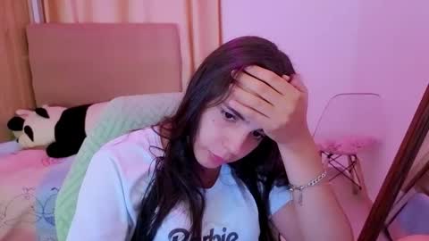 Snapshot of elenna_hotx chatting on April 28, 6:57 pm agnes online show from April 28, 6:57 pm