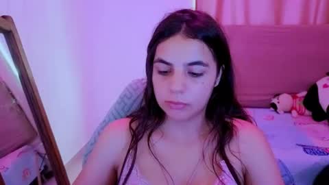 Snapshot of elenna_hotx chatting on June 18, 7:18 pm agnes online show from June 18, 7:18 pm