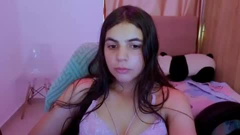 Snapshot of elenna_hotx chatting on June 27, 6:24 pm agnes online show from June 27, 6:24 pm