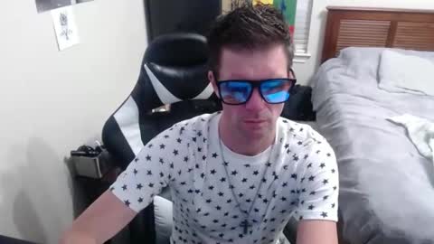 Snapshot of elevatetlb chatting on September 25, 3:10 am Walker online show from September 25, 3:10 am