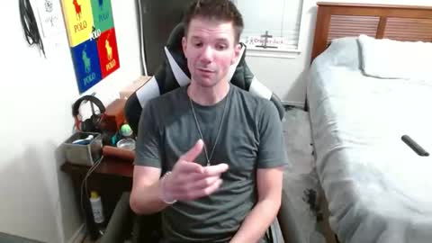 Snapshot of elevatetlb chatting on October 20, 4:02 am Walker online show from October 20, 4:02 am