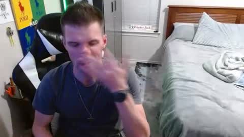 Snapshot of elevatetlb chatting on February 17, 7:38 am Walker online show from February 17, 7:38 am