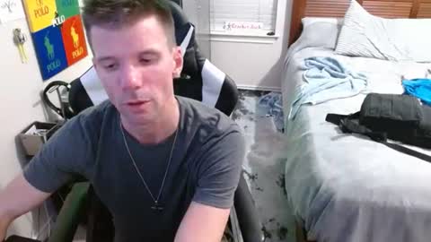 Snapshot of elevatetlb chatting on February 22, 7:08 am Walker online show from February 22, 7:08 am