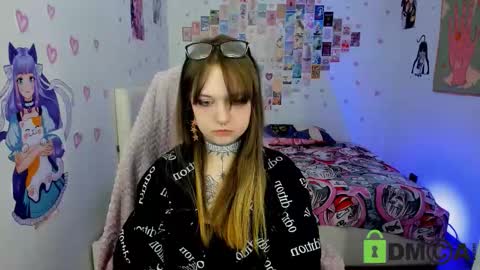 Snapshot of eleven_1134 chatting on February 2, 8:40 pm Kira online show from February 2, 8:40 pm