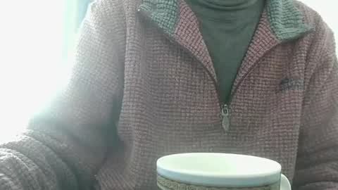 elfyonee online show from December 6, 8:59 am