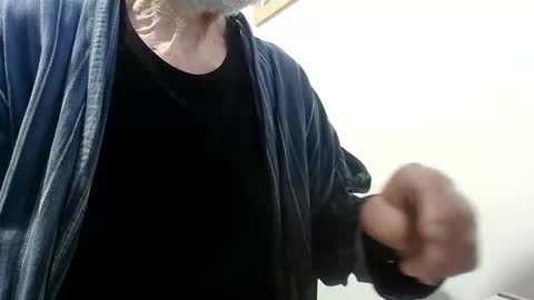 elfyonee online show from December 15, 7:12 am