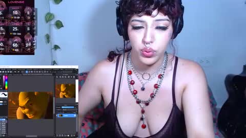 Snapshot of eli666uwu chatting on December 17, 4:23 am eli666uwu online show from December 17, 4:23 am