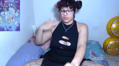 Snapshot of eli666uwu chatting on February 2, 4:05 am eli666uwu online show from February 2, 4:05 am