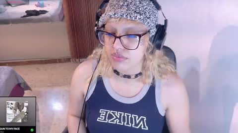 Snapshot of eli666uwu chatting on October 8, 9:45 pm eli666uwu online show from October 8, 9:45 pm