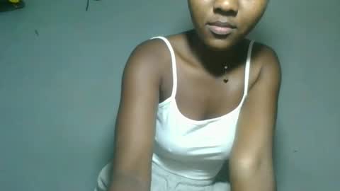 elia011 online show from October 31, 8:37 am