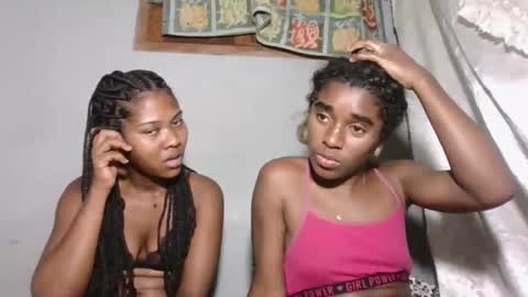 elia011 online show from November 14, 7:01 pm