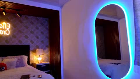 Snapshot of elian_craiggggg chatting on February 11, 1:27 pm Elian online show from February 11, 1:27 pm