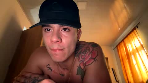 Snapshot of elian_craiggggg chatting on February 27, 8:42 pm Elian online show from February 27, 8:42 pm