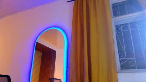 Snapshot of elian_craiggggg chatting on March 12, 4:18 am Elian online show from March 12, 4:18 am