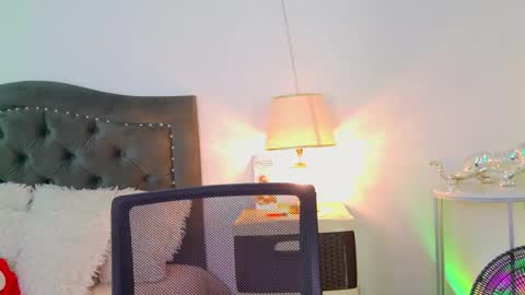 Snapshot of elian_craiggggg chatting on May 31, 6:09 pm Elian online show from May 31, 6:09 pm