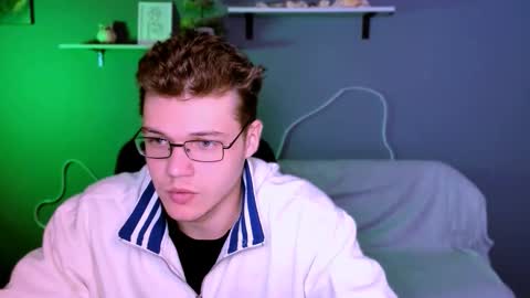 Snapshot of elian_flame chatting on October 21, 8:48 am elian_flame online show from October 21, 8:48 am