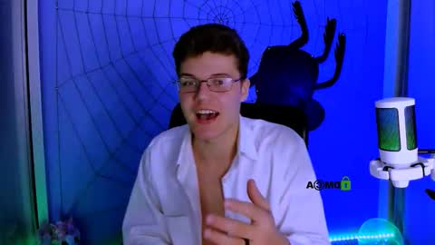 Snapshot of elian_flame chatting on October 23, 7:34 pm elian_flame online show from October 23, 7:34 pm
