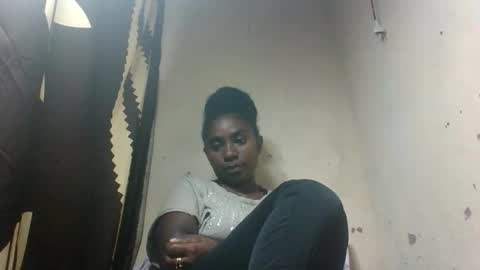 eliannee online show from December 13, 7:53 pm