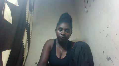 eliannee online show from December 15, 10:03 pm