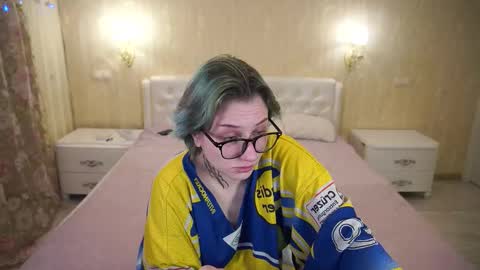 Luna online show from February 4, 11:49 am