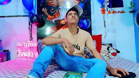 elias_salvatore_ online show from March 4, 12:38 am