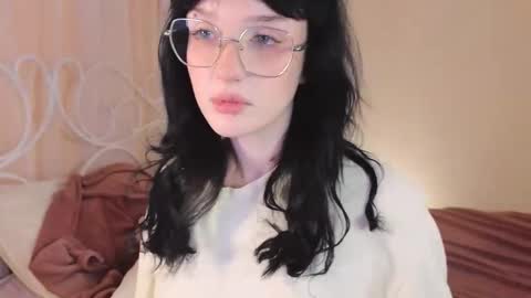 Ellie online show from September 17, 8:10 pm