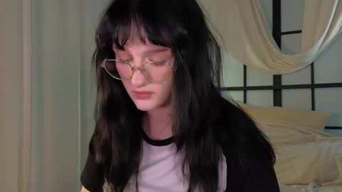 Ellie online show from September 27, 8:25 pm