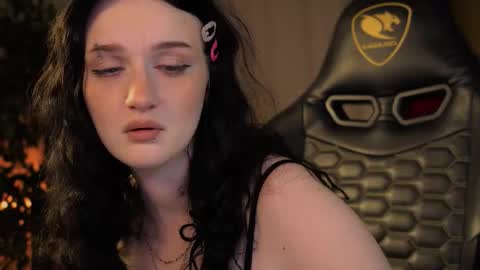 Ellie online show from October 5, 5:17 am