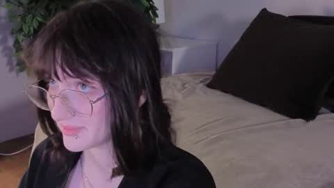 Ellie online show from November 8, 5:29 am