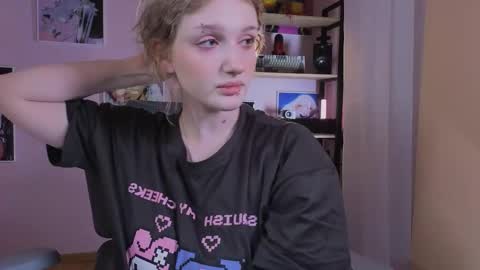 Snapshot of eliejay chatting on February 12, 6:19 am Ellie online show from February 12, 6:19 am