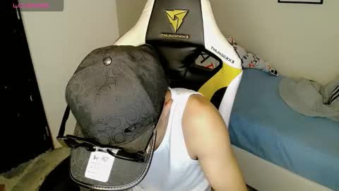 Snapshot of elii_797 chatting on November 1, 7:05 pm bby-santy online show from November 1, 7:05 pm