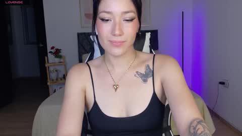 eliiih_ online show from October 21, 3:18 am