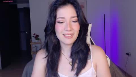 eliiih_ online show from October 23, 3:39 am