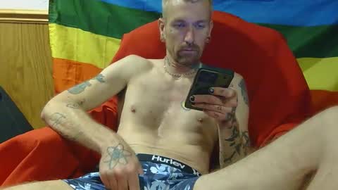 Snapshot of elijablue chatting on June 10, 11:31 am Elija Blue online show from June 10, 11:31 am
