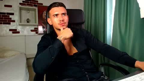 Snapshot of elijahthorne chatting on March 22, 8:51 am ElijahThorne online show from March 22, 8:51 am