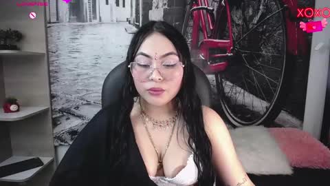 Snapshot of elinaax chatting on February 7, 2:15 am Elina online show from February 7, 2:15 am