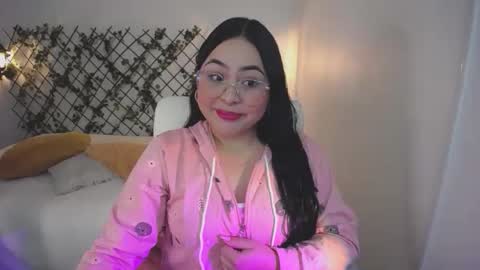 Snapshot of elinaax chatting on February 23, 3:04 am Elina online show from February 23, 3:04 am