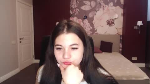 Snapshot of elinamils chatting on March 11, 7:15 am ElinaMils online show from March 11, 7:15 am