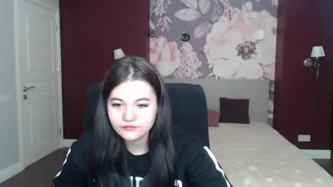 Snapshot of elinamils chatting on March 12, 6:40 am ElinaMils online show from March 12, 6:40 am