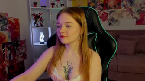 elinavale online show from April 14, 5:08 pm