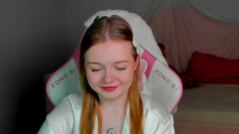 elinavale online show from May 7, 4:12 pm