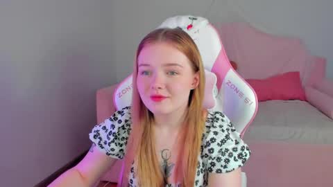 elinavale online show from May 10, 5:07 pm