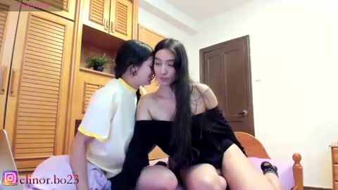 Snapshot of elinor_bo chatting on November 3, 2:29 pm paula onlyfns online show from November 3, 2:29 pm